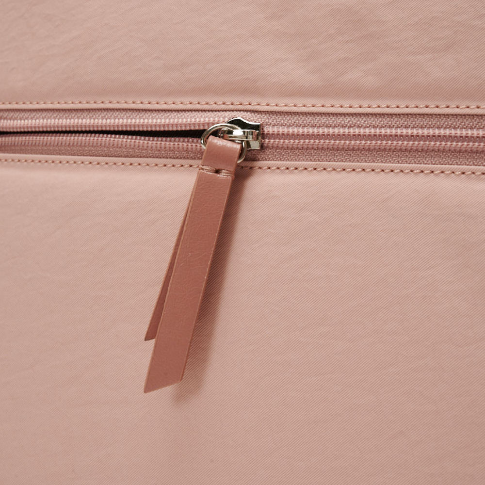 Rear zip pocket