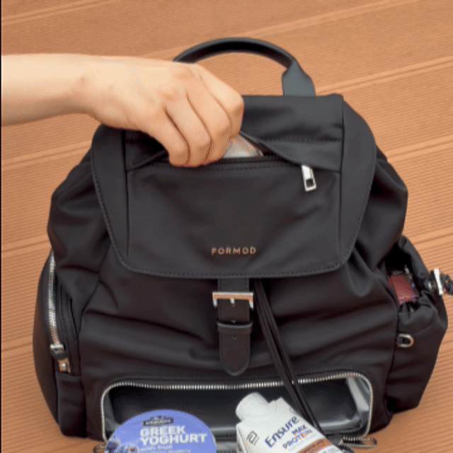Exterior zip pocket
